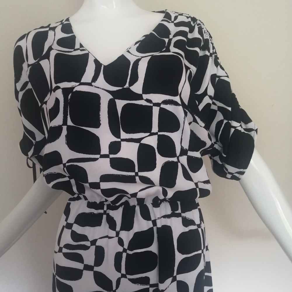 Joseph Ribkoff Black and White Maxi Dress with Dolman Sleeves - Picture 3 of 6
